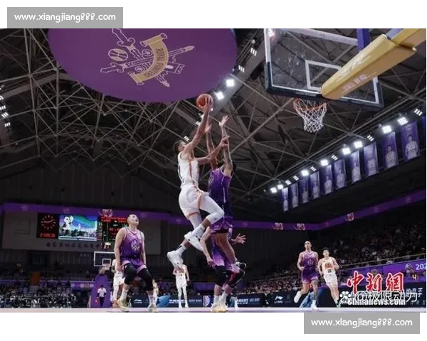 震撼全场篮球激战精彩瞬间集锦 每一次扣篮都引爆全场热血沸腾