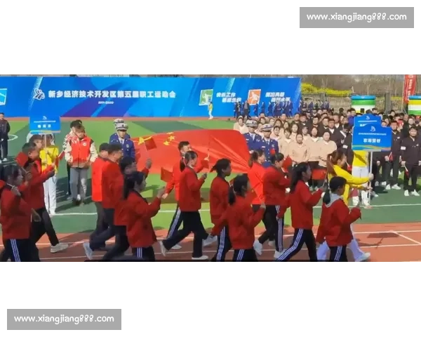 齐心协力一绳定胜负激情拔河赛凝聚团队力量宣传主题标题新颖